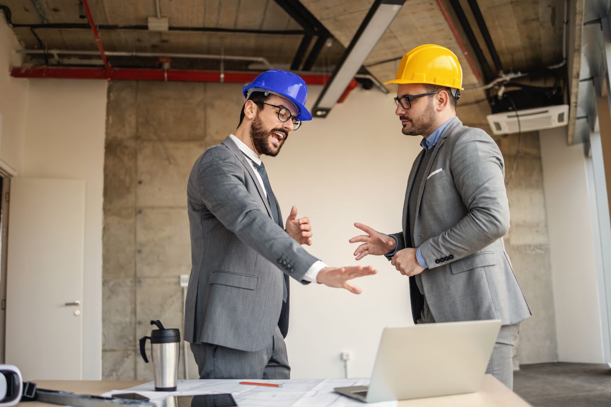 Builder vs Contractor: Which One Suits Your Project Best?